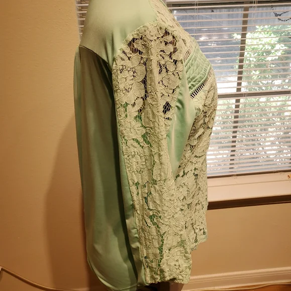 Lacey Top - Picture 4 of 5